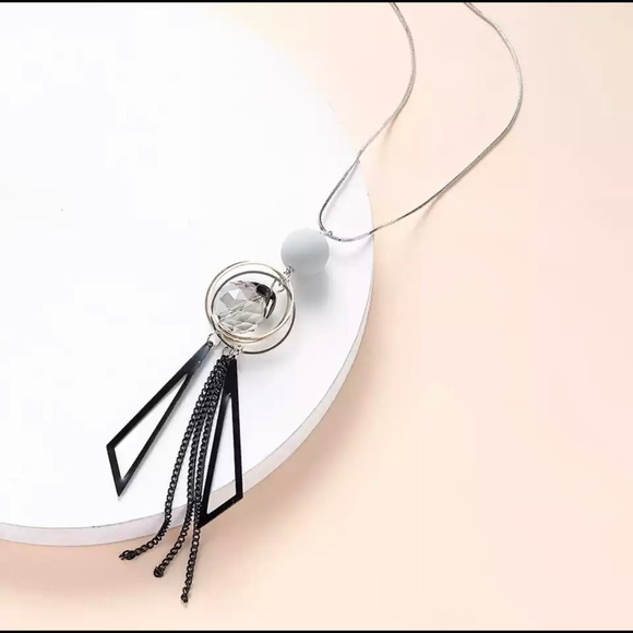 Black Tassel Long Necklace - Picture 4 of 6